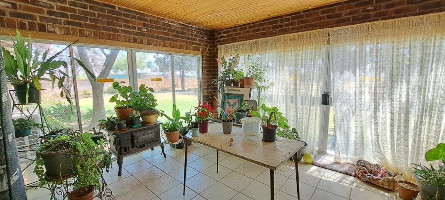 6 Bedroom Property for Sale in Schweizer Reneke North West